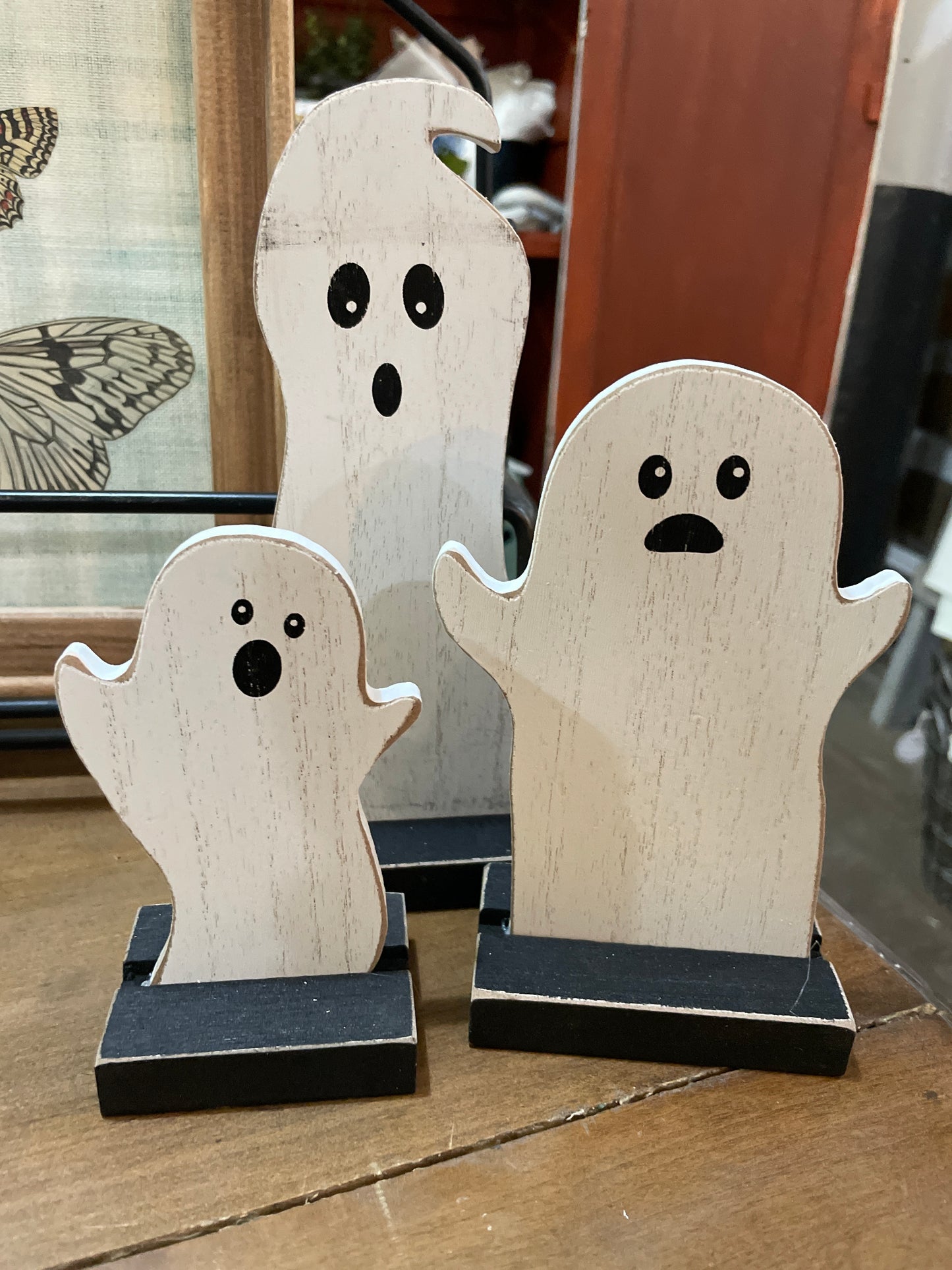 Shelf Sitter Ghost 3 piece Set on stands