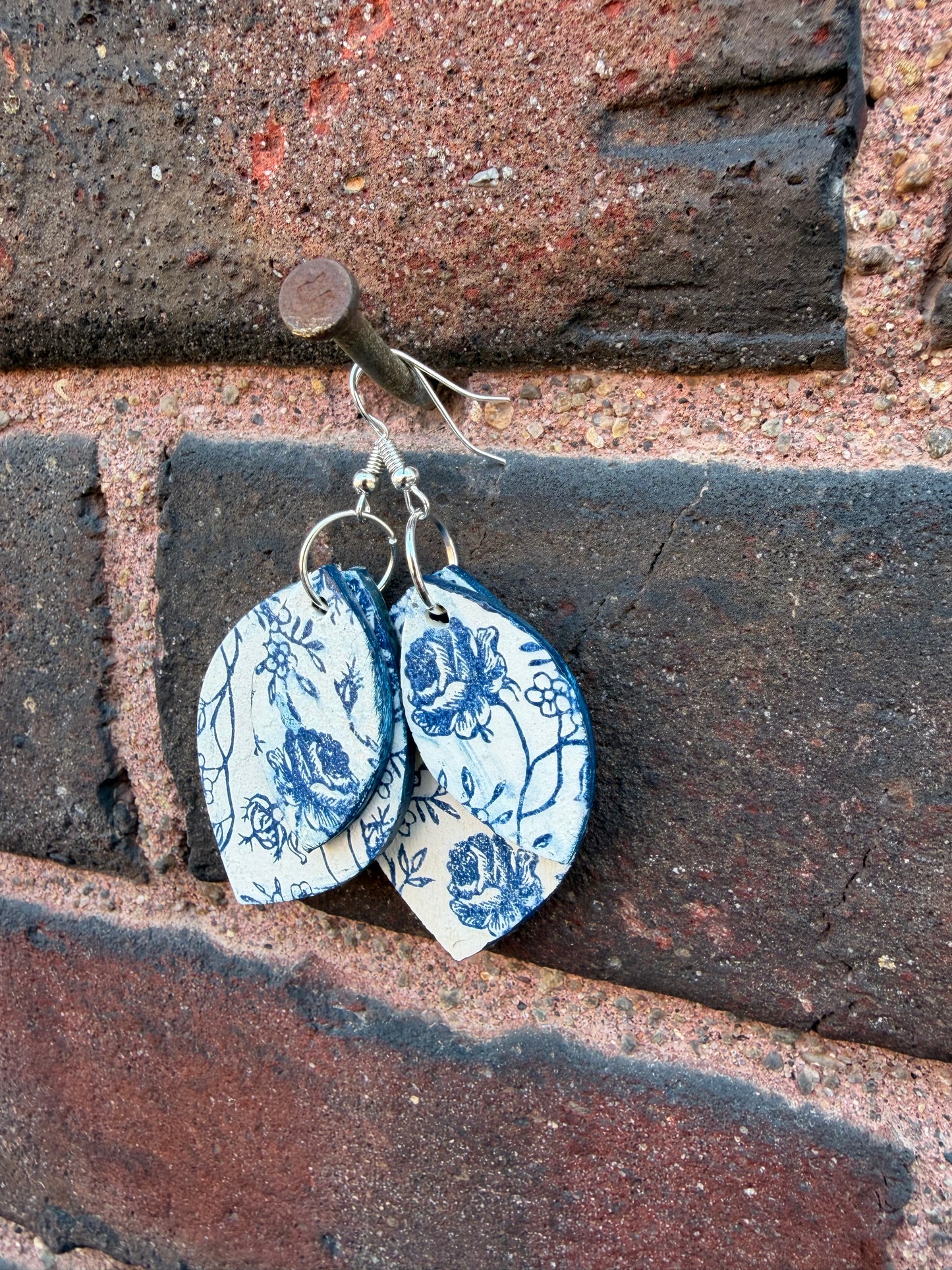 Free Make N Take In Person Art Therapy at Ugly Glass & Co.